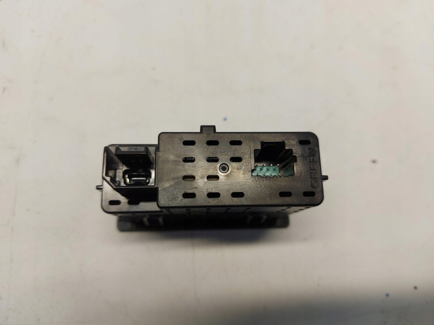 Nissan X-TRAIL T33 IV 2023r adapter USB 284H36RA2A
