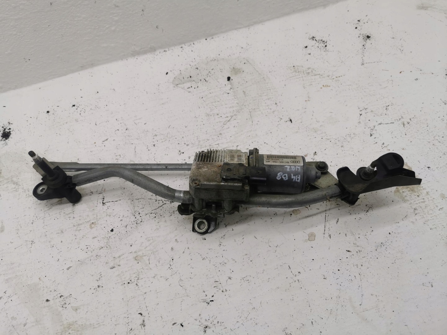 wiper mechanism front AUDI A4 B8 8k1955119A