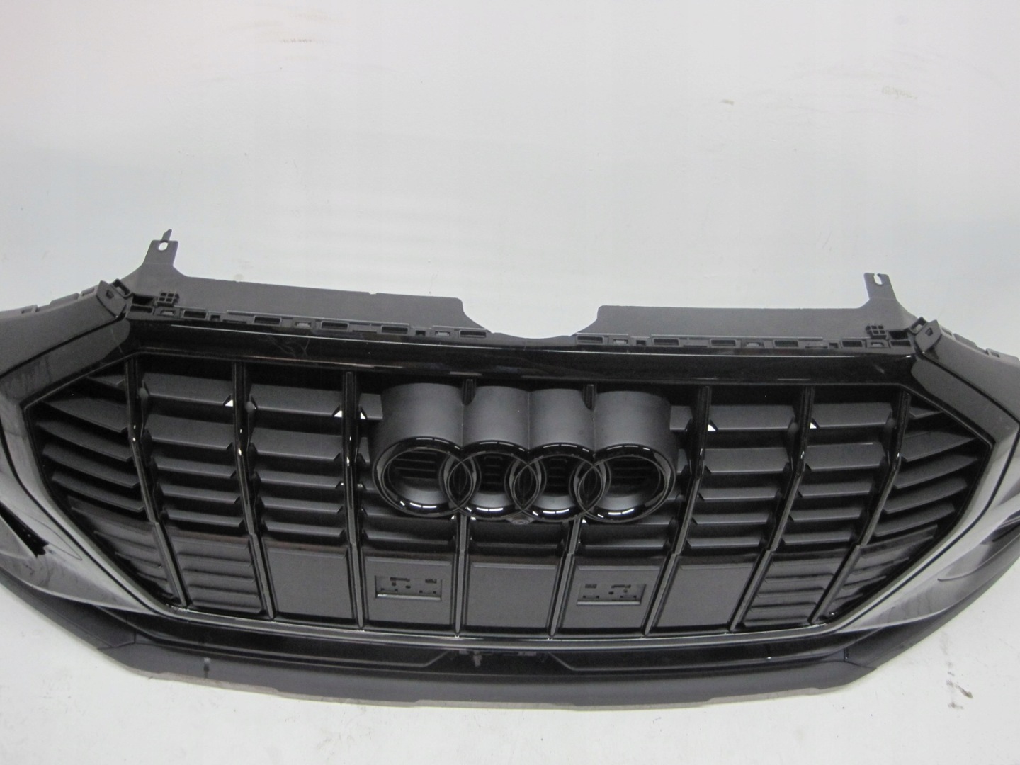 bumper AUDI Q3 83A 22R KAMERA 4 PDC front
