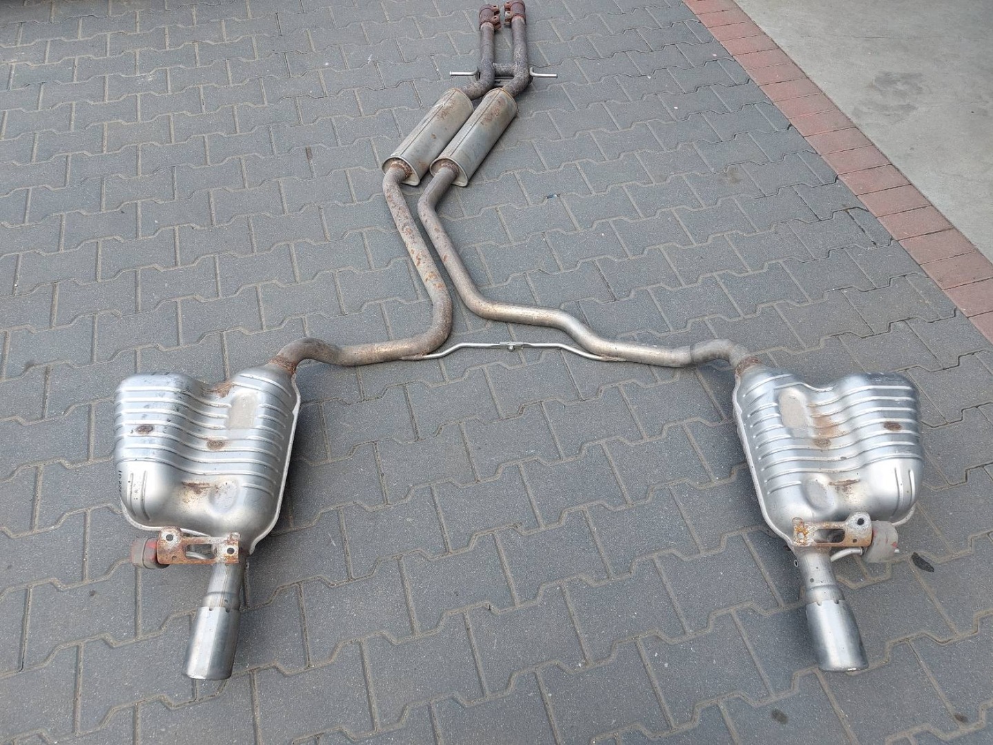 Dämpfer Endschalldämpfer Auspuff mitte + KONCOWY AUDI A6 C6 3.2 V6