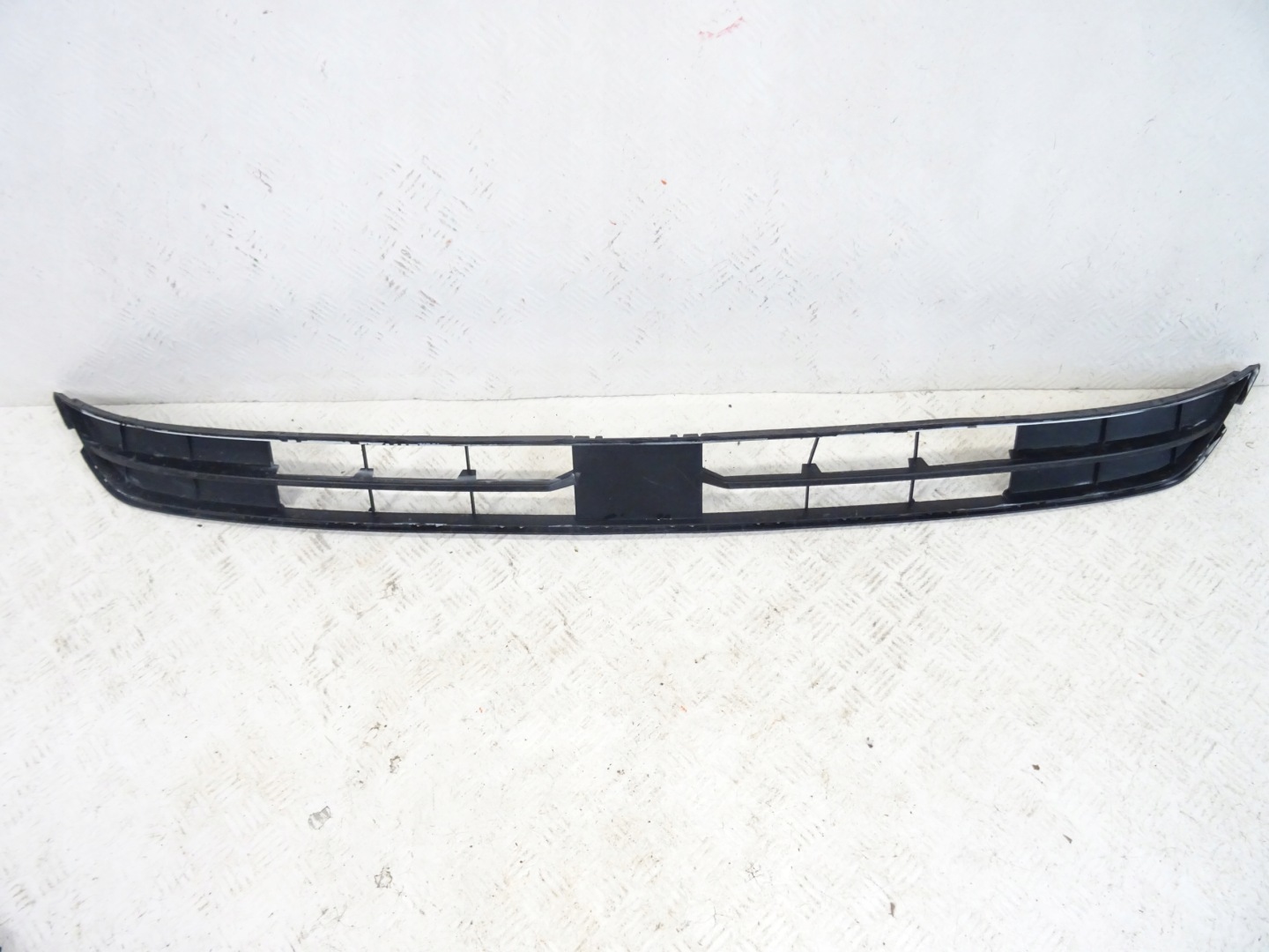 grid of a bumper front front central FORD TRANSIT CUSTOM MK2 PZ31-17K946