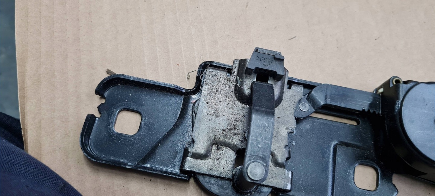 A7 4G S7 lock DOCIAG bonnet boot AUDI A6 C7 4G 4H0827383A