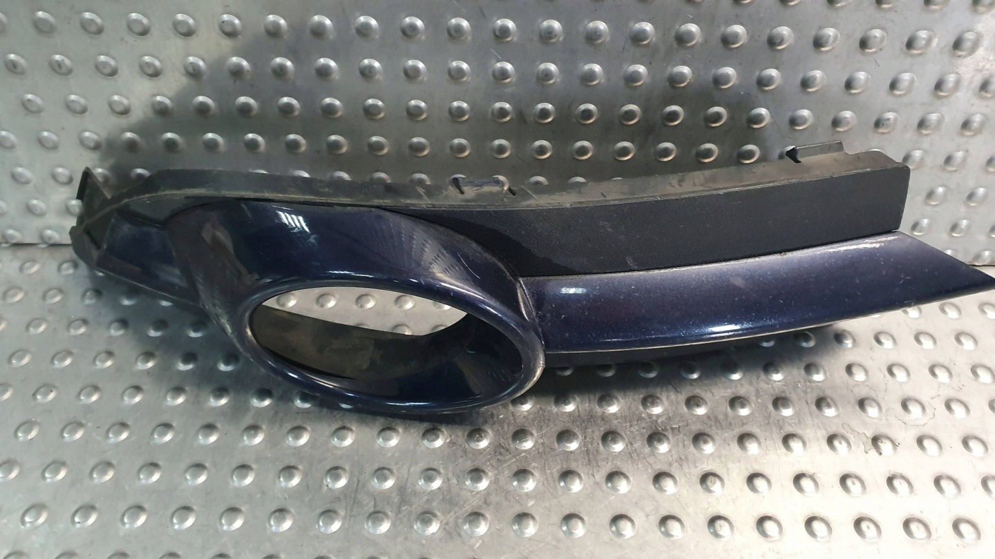 grid of a bumper right VW EOS 05- 1Q0853666B