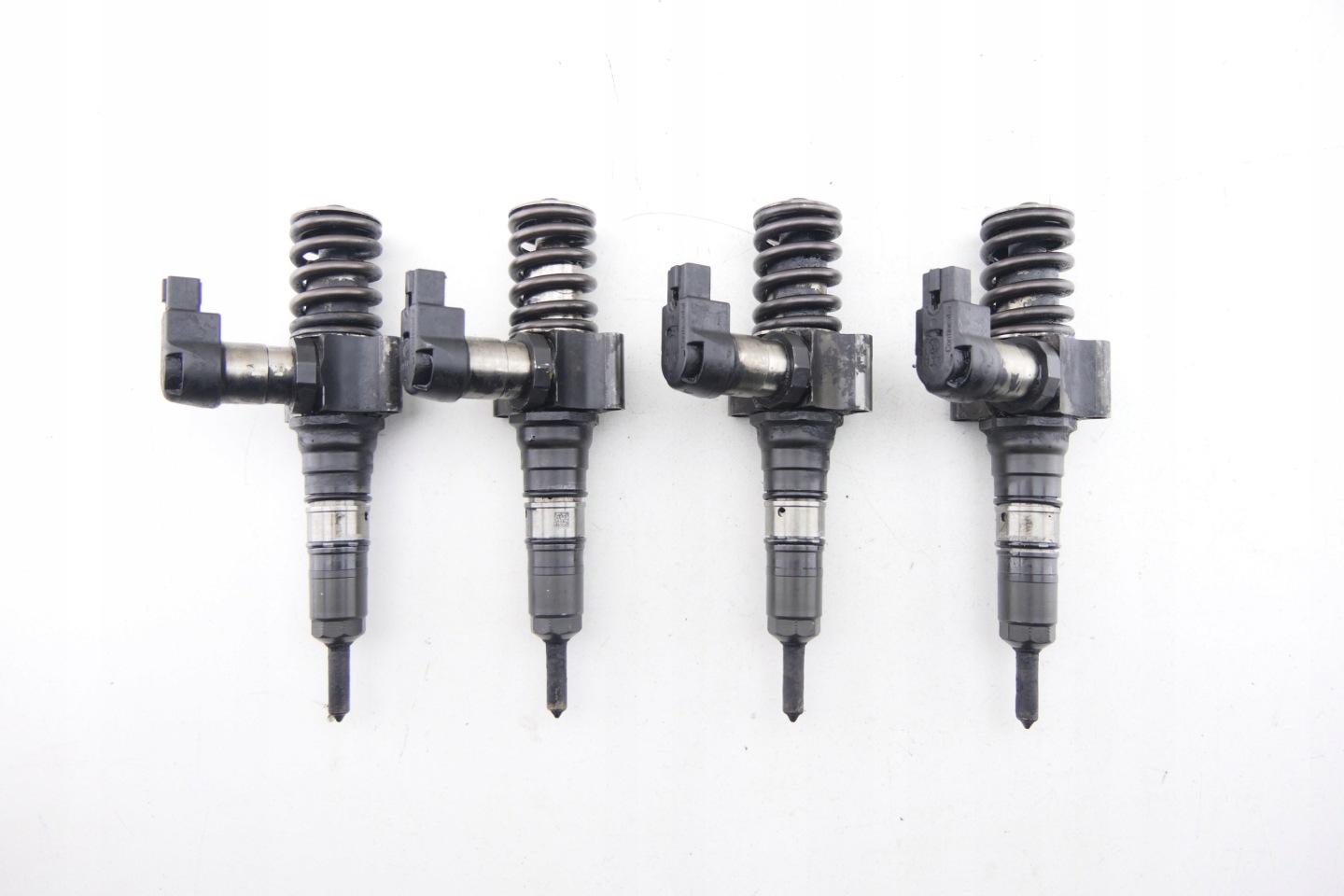 Pumpedüse VW PASSAT B6 JETTA III 2.0 TDI 03G130073T