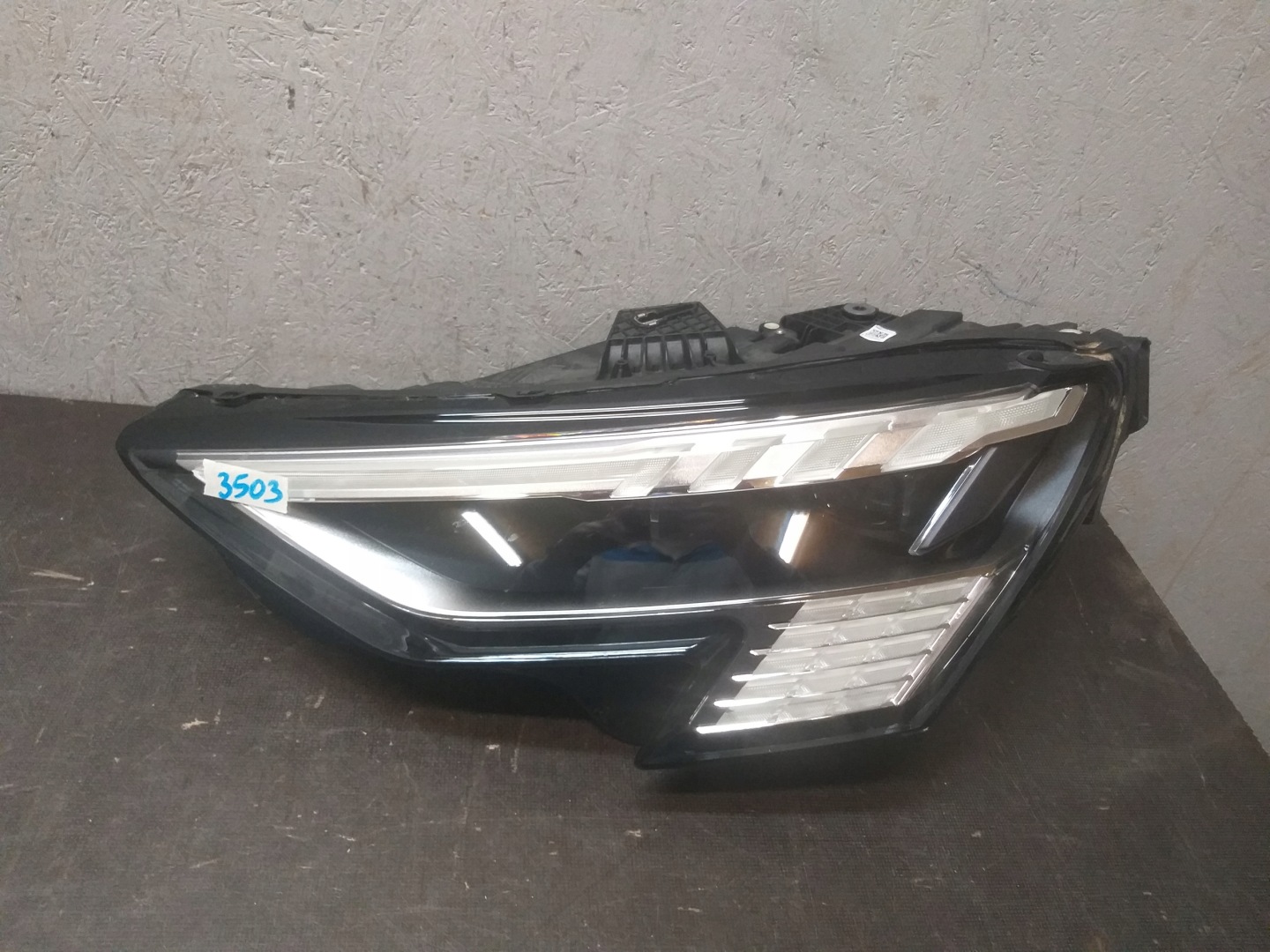 LIGHT FRONT LEFT AUDI A3 FULL LED 8Y0941035