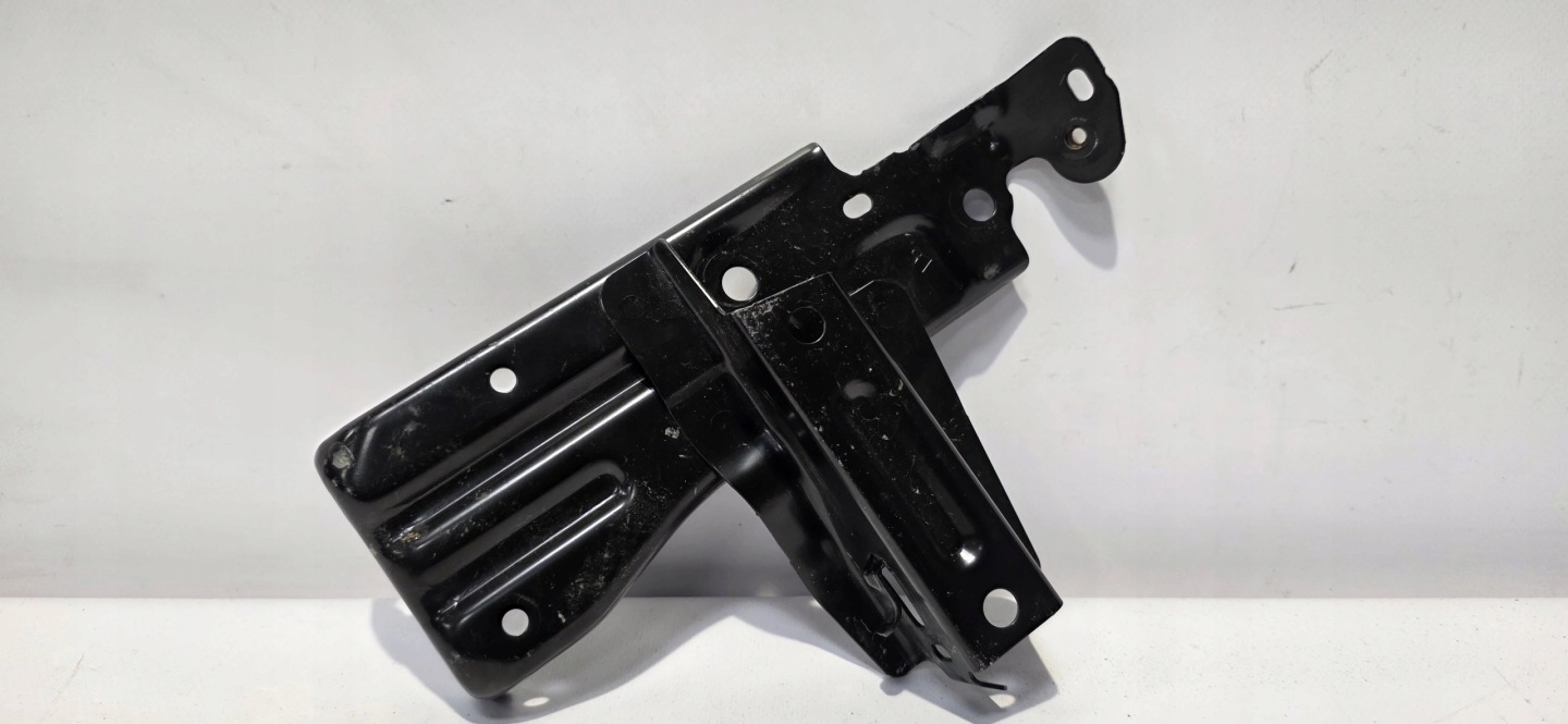 console holder supports left front TOYOTA YARIS CROSS 20- original