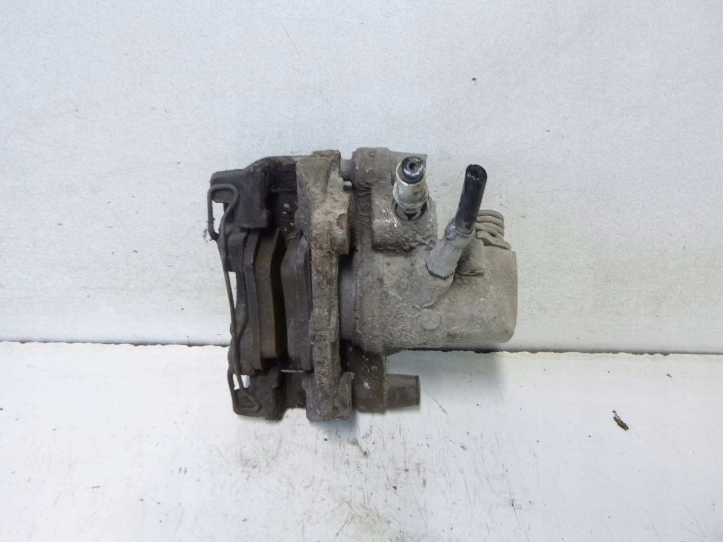 caliper brake rear part Ford C-Max 1.6 2005r.