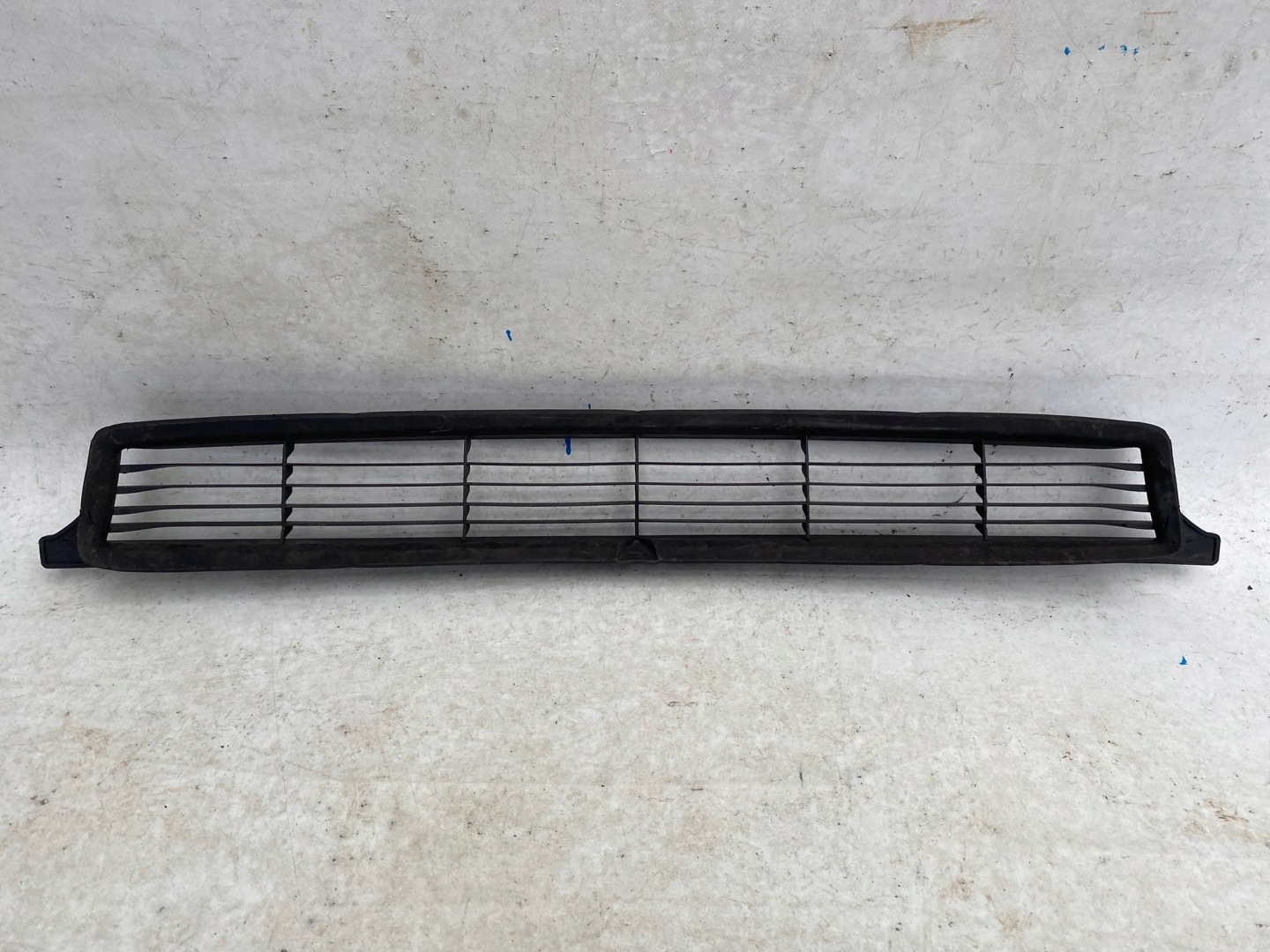 TESLA MODEL X grid of a bumper front 1047734-00-F