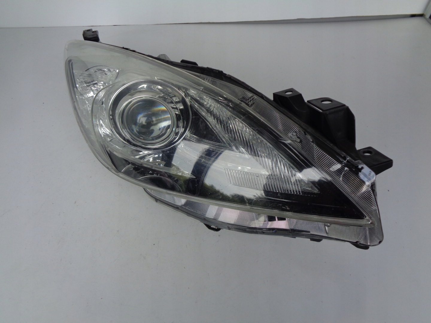 light right REFLEKTOR MAZDA 3 09-13 XENON