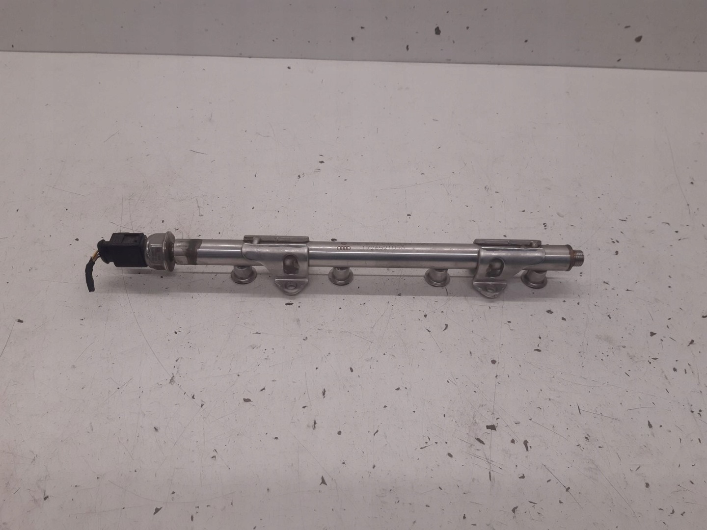 Kraftstoffverteiler Einspritzleiste Sensor VW Caddy IV 2K5 1,2 TSI