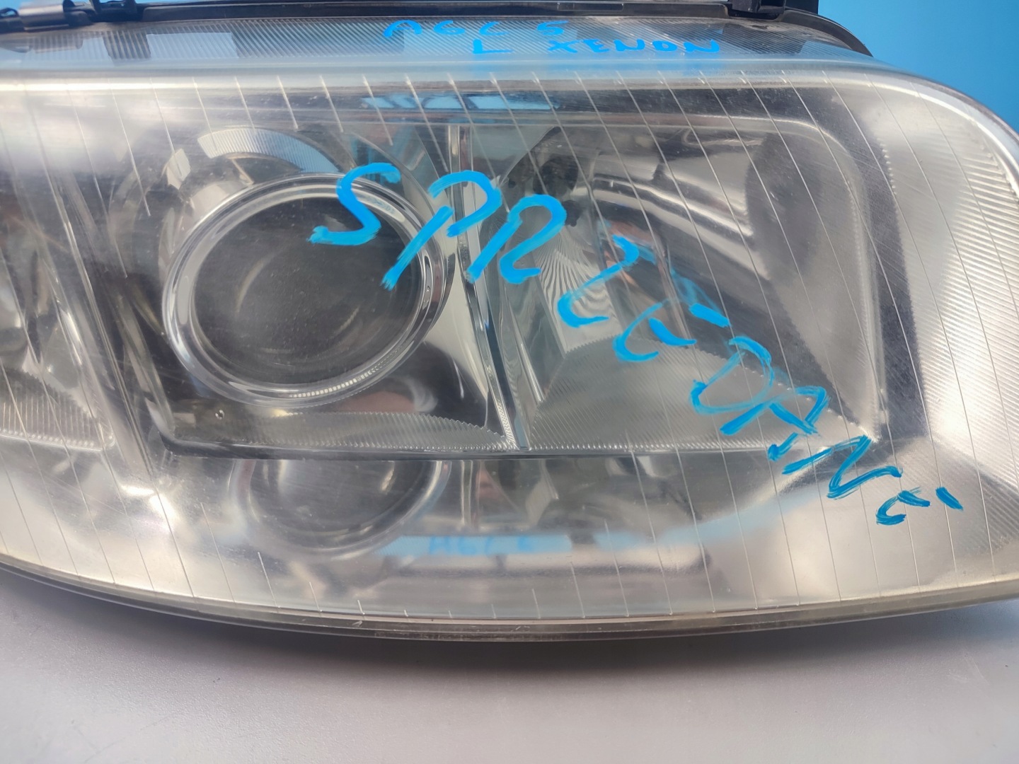 light right front Audi A6 C5 xenon