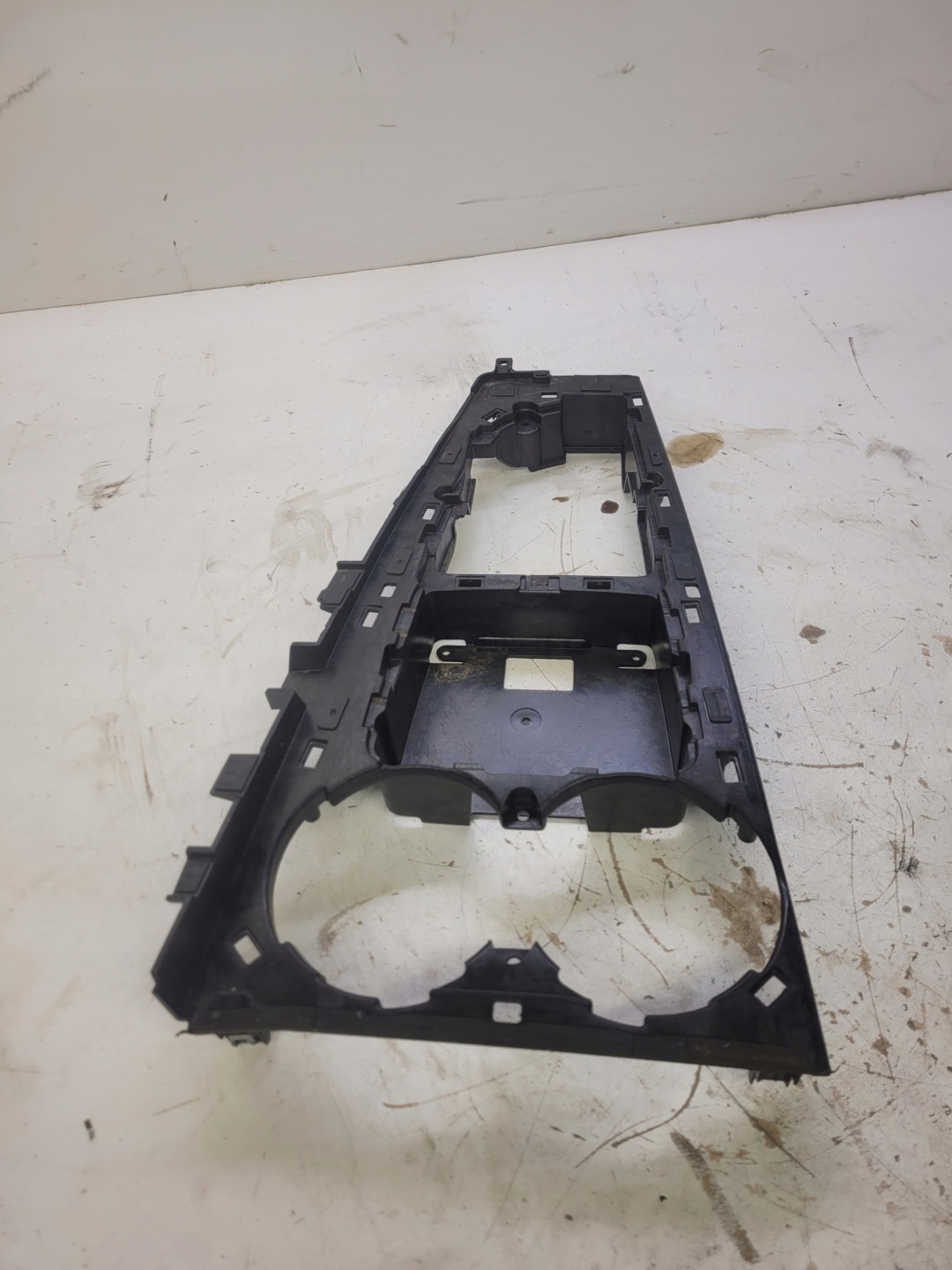 Châssis Console Moyen AUDI A4 B9 A58W 8W1864261C
