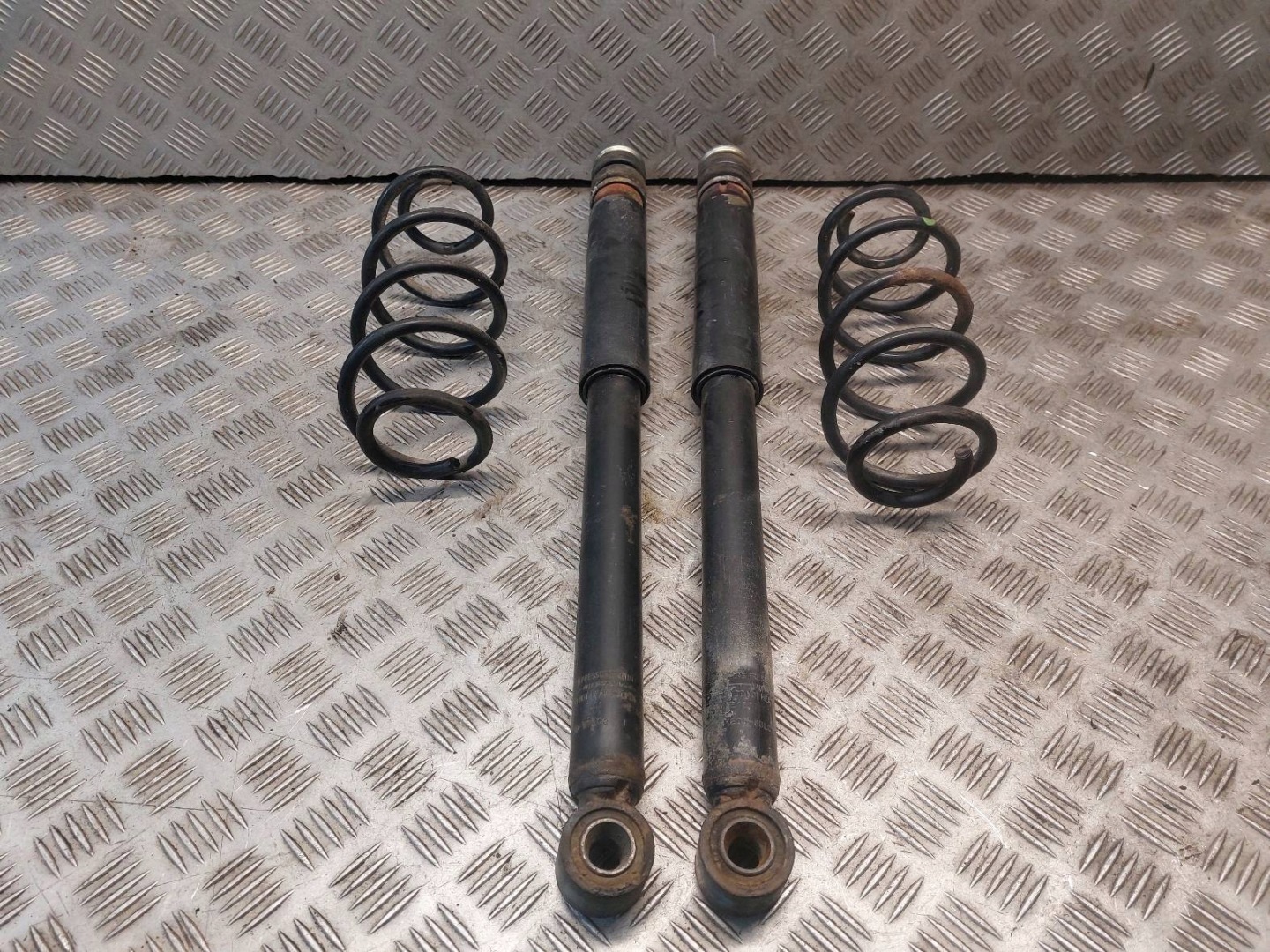 shock absorber + spring left rear part + right rear part SUZUKI SWIFT V 41800-68L00