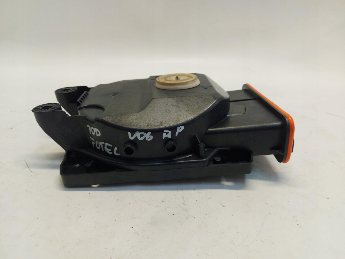 BMW U06 200i speaker niskotonowy right 9442224