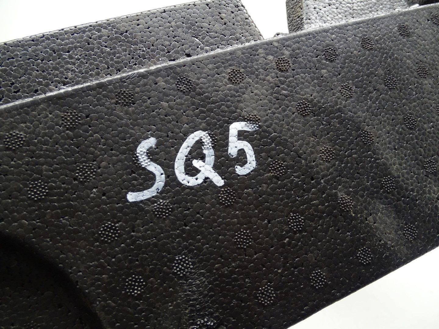 WKLAD polystirene boot AUDI Q5 80A 80A012109J