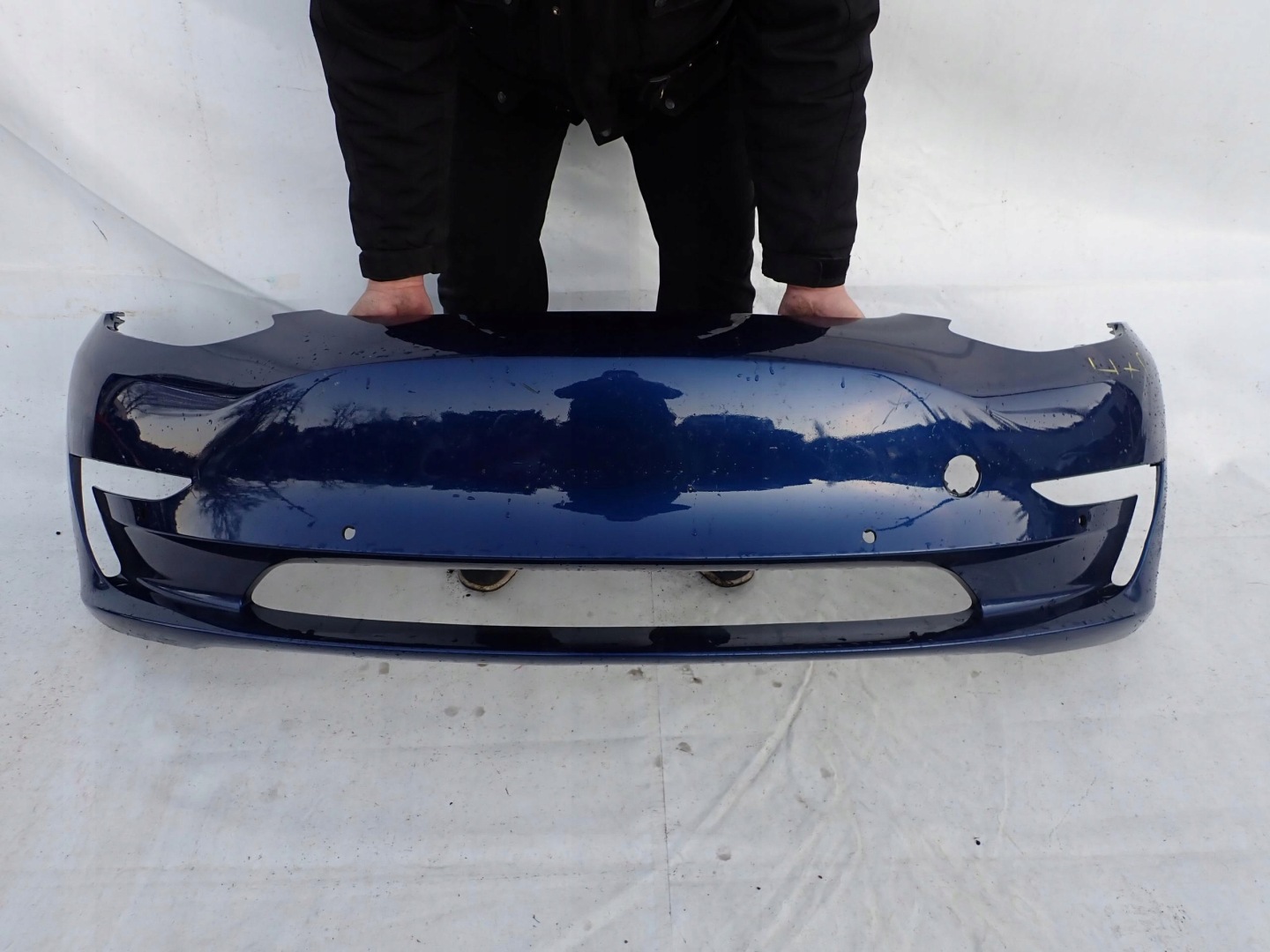 TESLA 3 III 17- bumper front front PDC