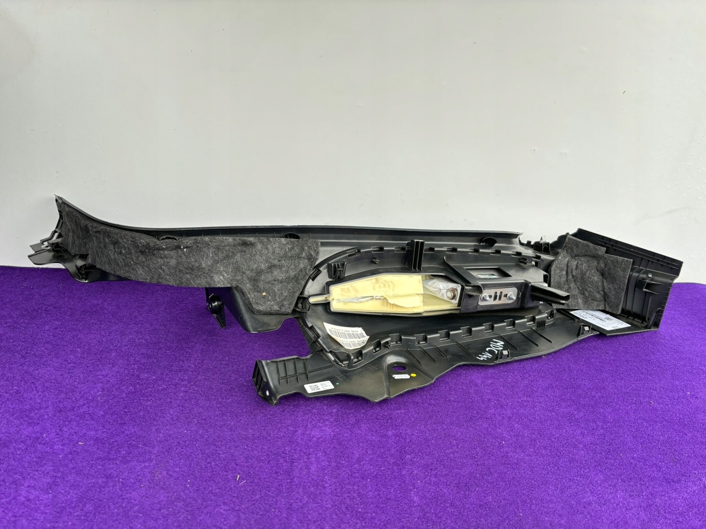 AUDI Q4 E-TRON left airbag side airbag side SLUPKA MDC144