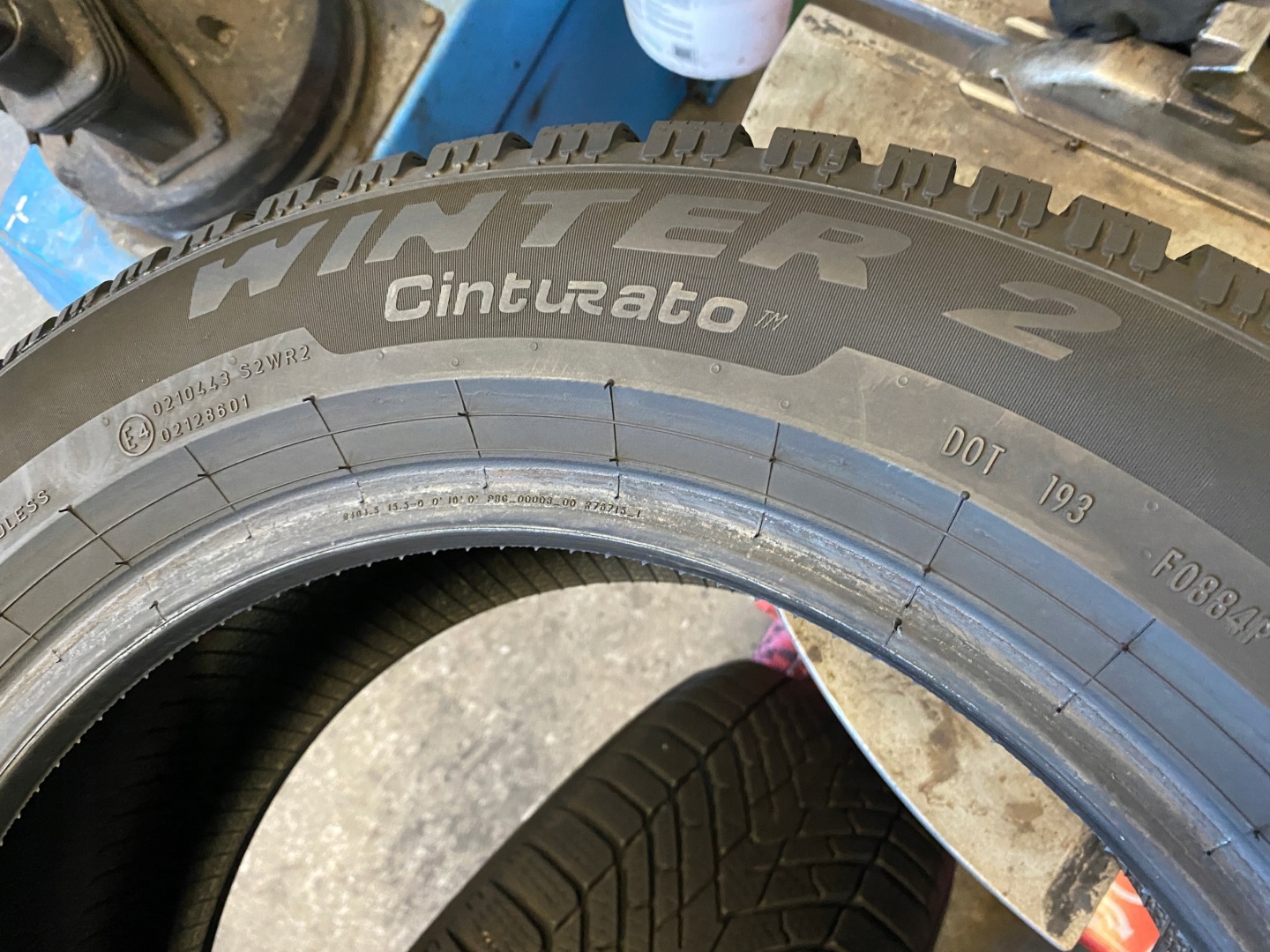 2 tyres winter 195/60R16 Pirelli Cinturato Winter 7mm