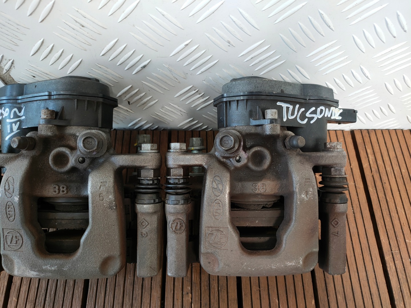 HYUNDAI TUCSON IV 20-24 caliper brake rear left right electrical OE