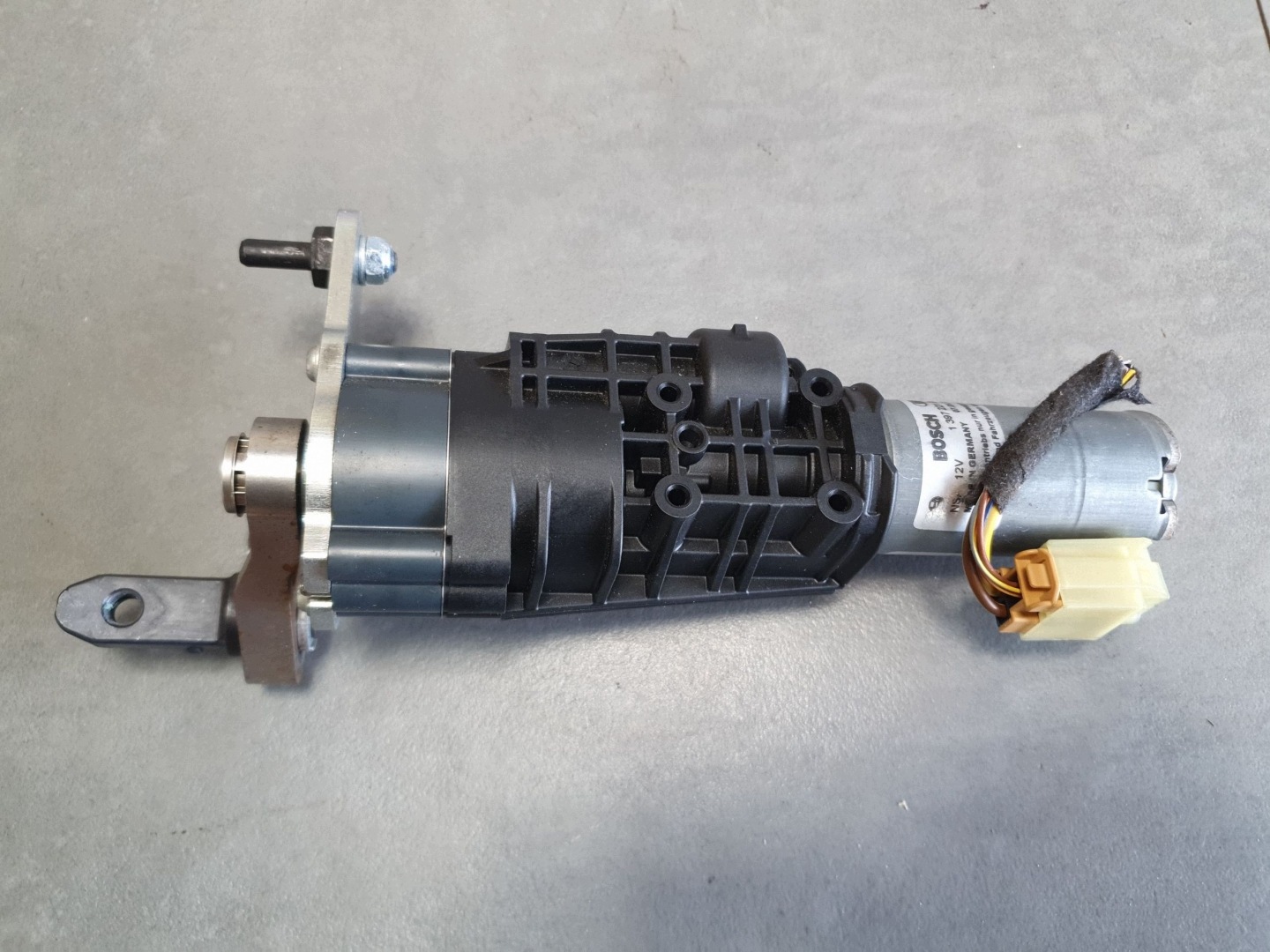 Audi Q7 4M damper electrical bonnet left 4M0827851A