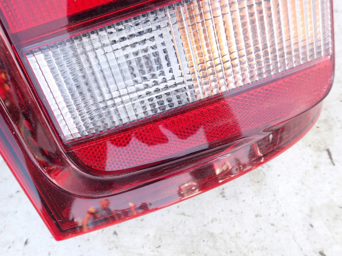 VW AMAROK 2H 10- light right rear part rear