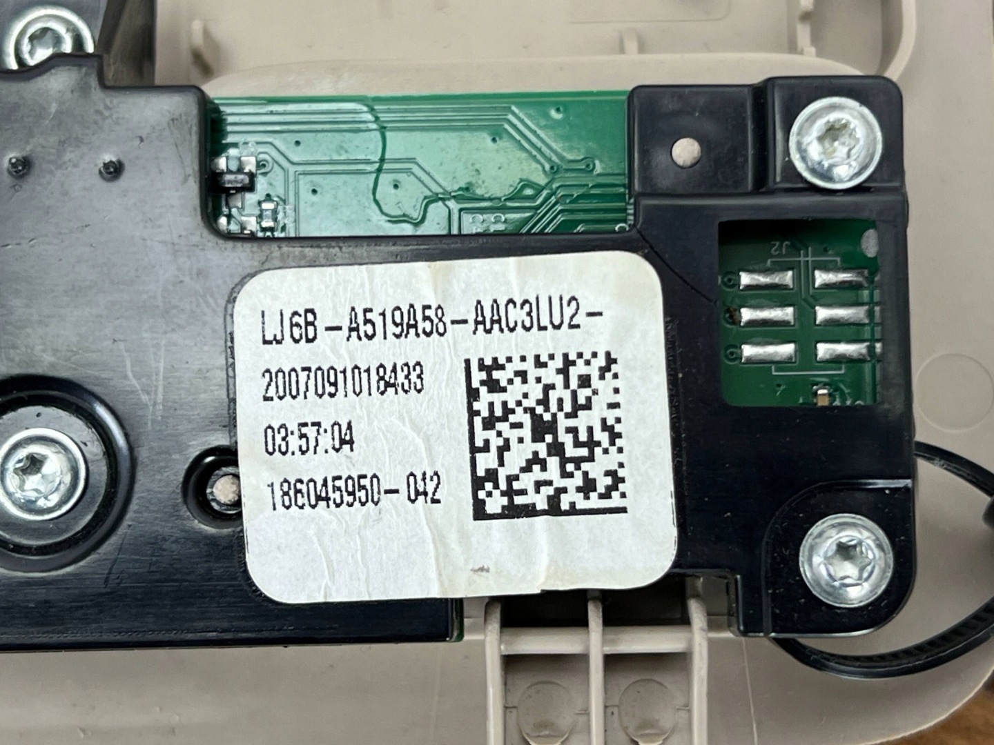 light sufitowa Ford Escape IV 2020+