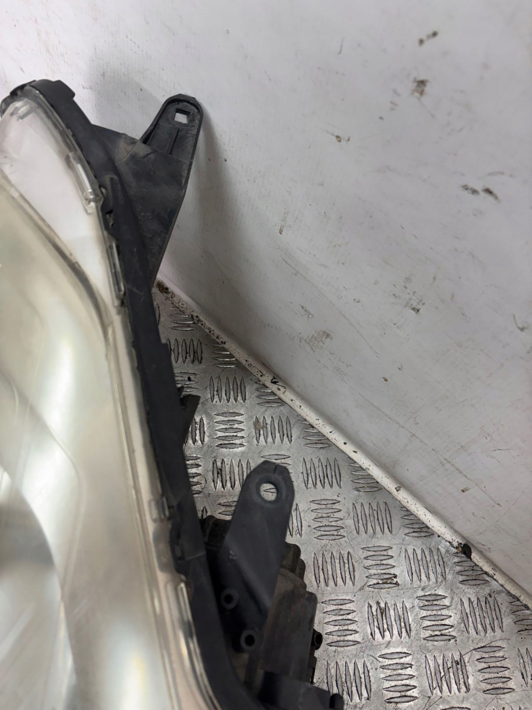 REFLEKTOR light right XENON CITROEN C-CROSSER