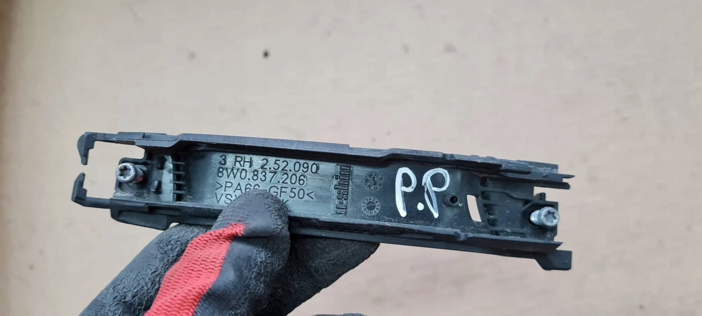 A4 B9 8W handle exterior right door 8W0837206