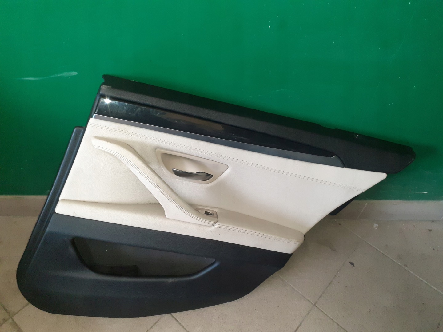BMW F11 side door rear right leather Oyster