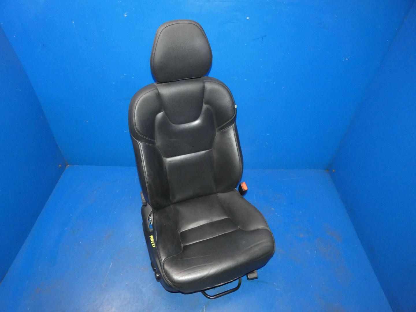 VOLVO XC60 II 17- seat of the passenger right front front