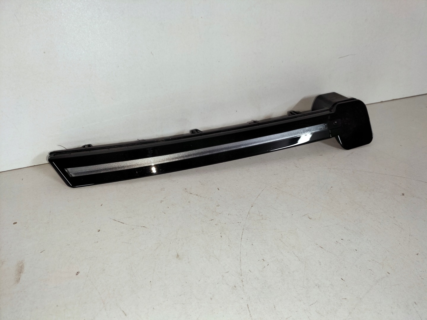 light grille front right LED DRL VW ID3 19