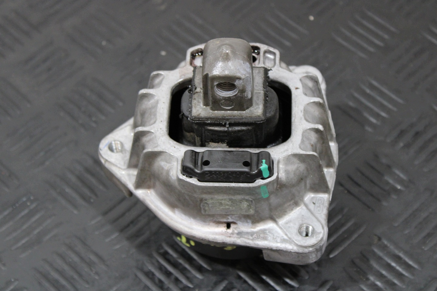 holder engine mount left 6860233 BMW 6 GRAN COUPE F06 m-packet