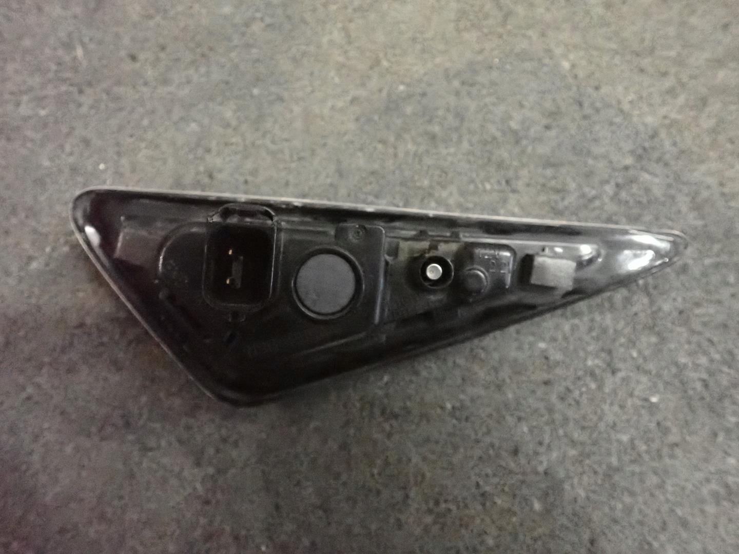 Indicateur de direction Aile Droite kamera TESLA S 2013- 1125107-77-C