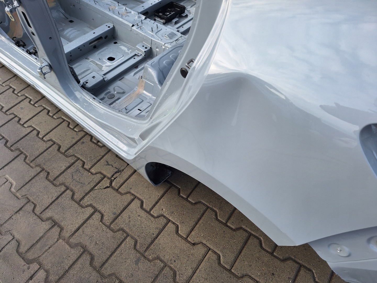 RENAULT CLIO 5 V B7 2019- TEKQJ left pillar front body quarter left