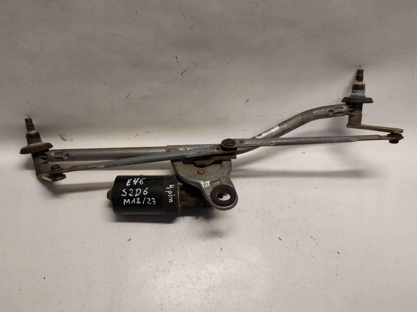 BMW SERIA 3 E46 wiper mechanism front 4 PIN
