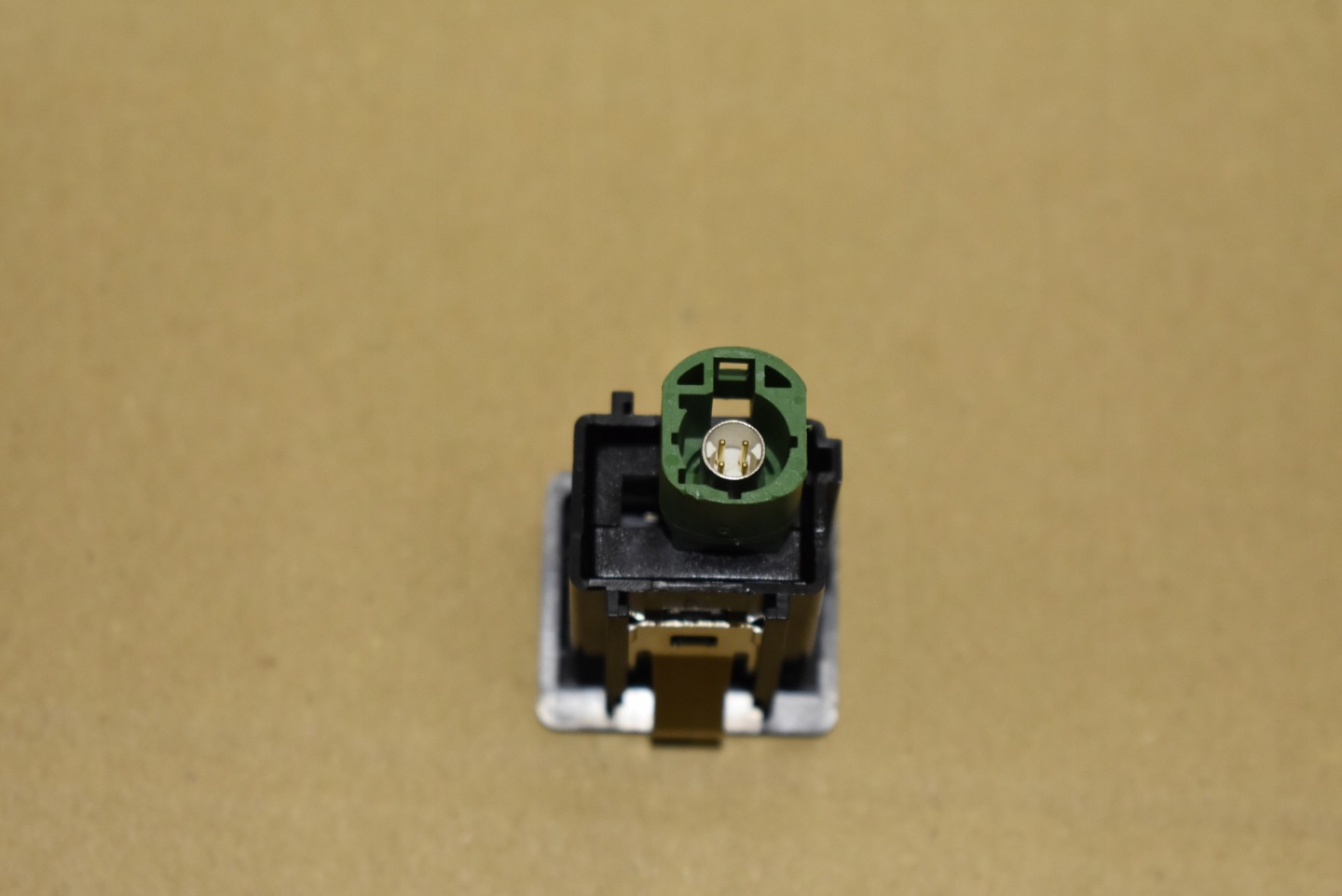 IDEALNE ZLACZE PORT USB PORSCHE PANAMERA 971 1