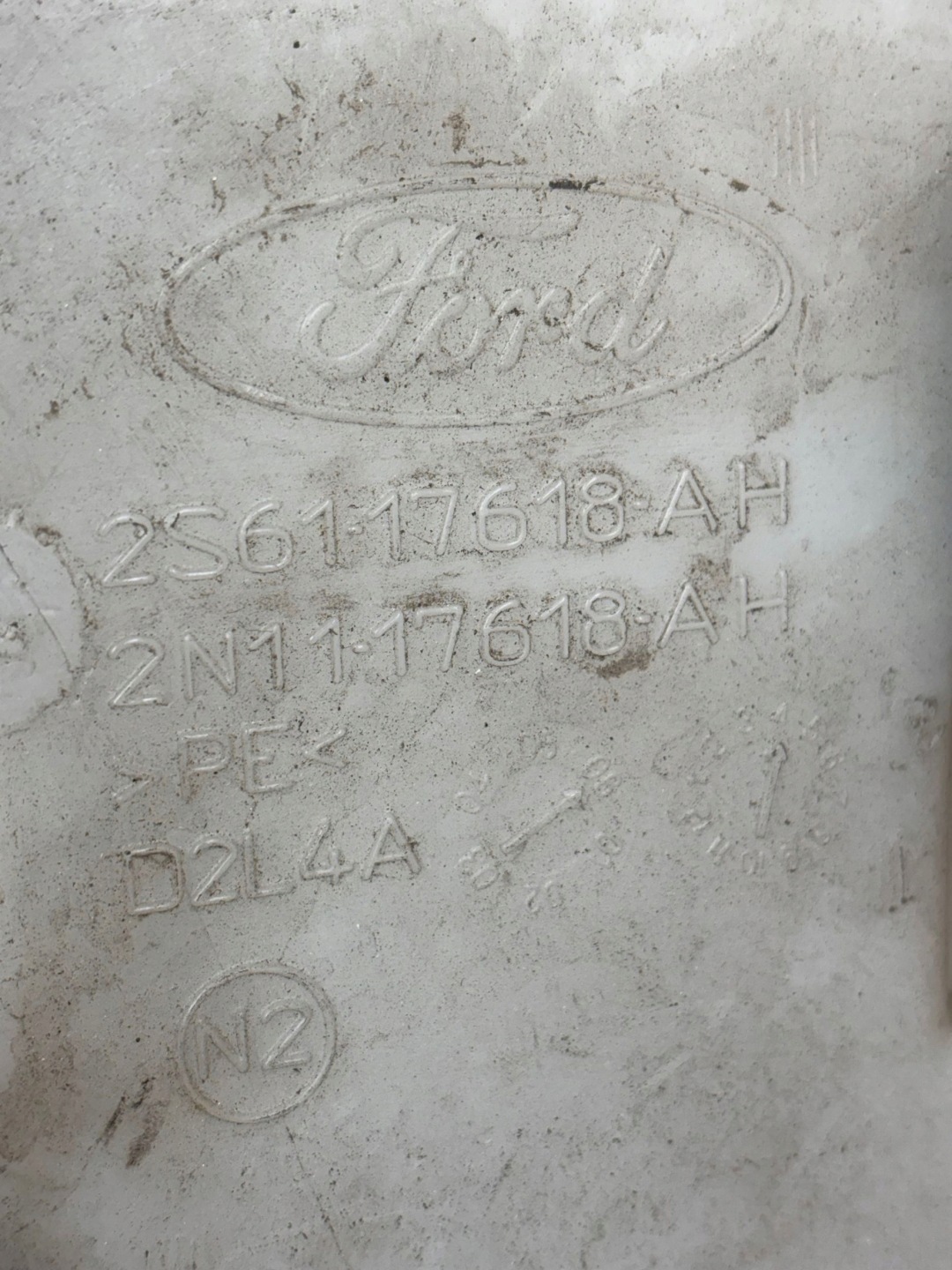 washer fluid tank MAZDA 2 DE 07