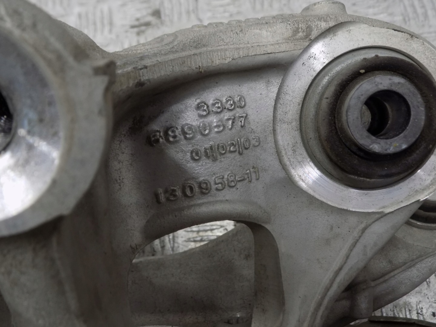 BMW IX I20 swing right rear part 6890578