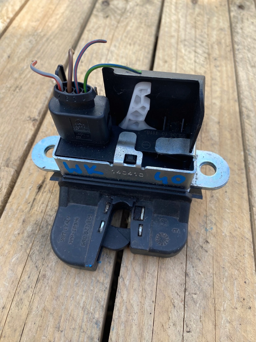 lock boot VOLKSWAGEN POLO 6R0827505G