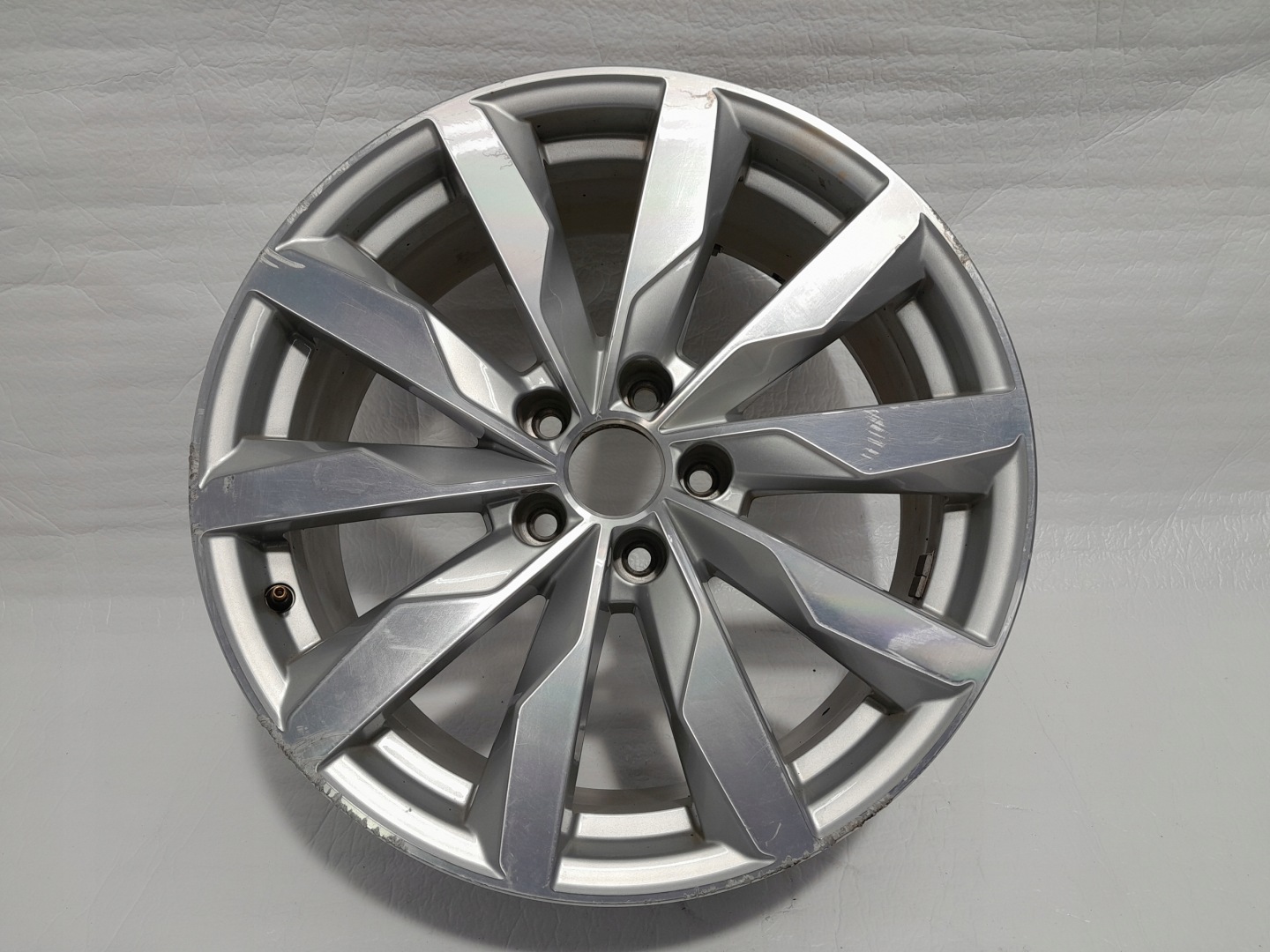 AUDI A4 B9 A5 8W A6 disk ALU 18'' CALI ORG. 8W0601025S