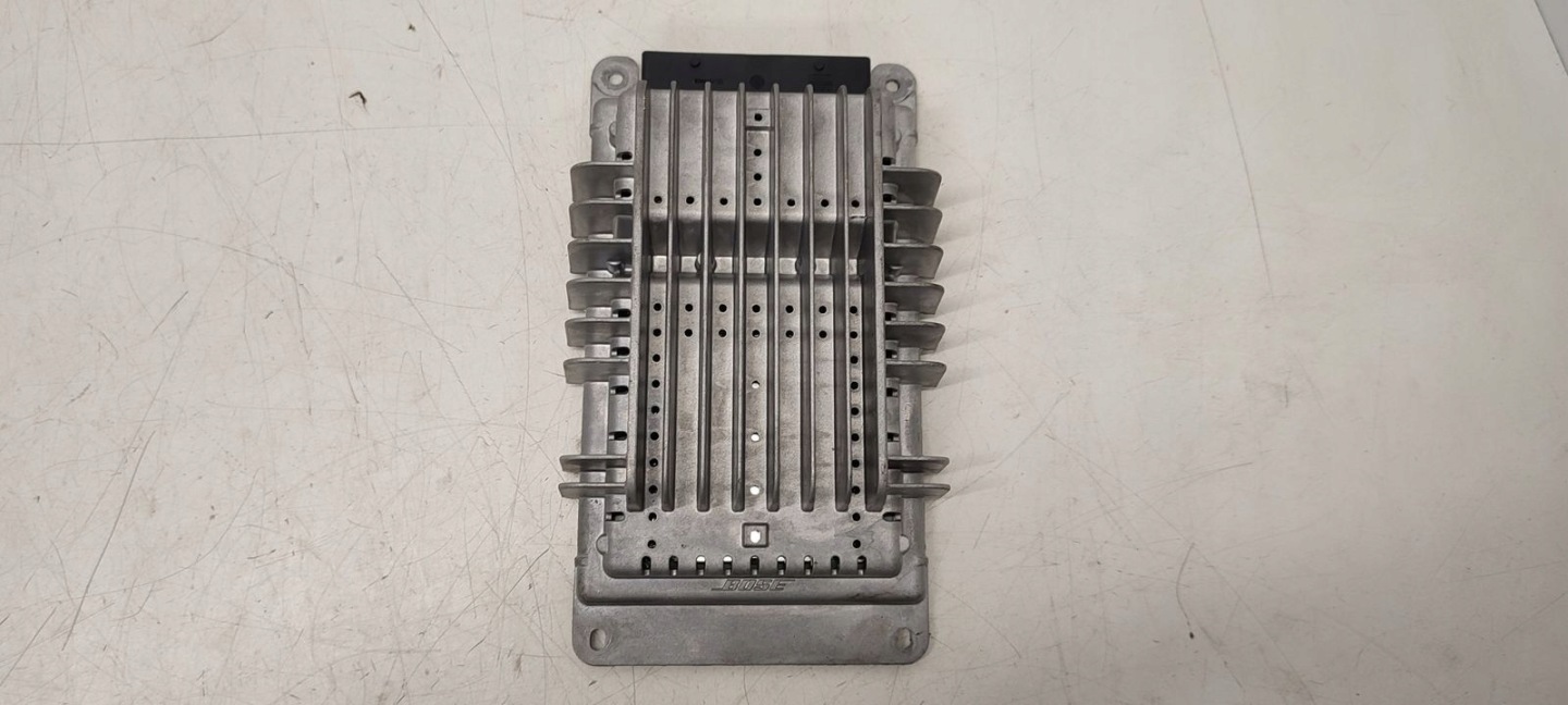amplifier Audi A4 B7 Cabrio 2,0 TDI