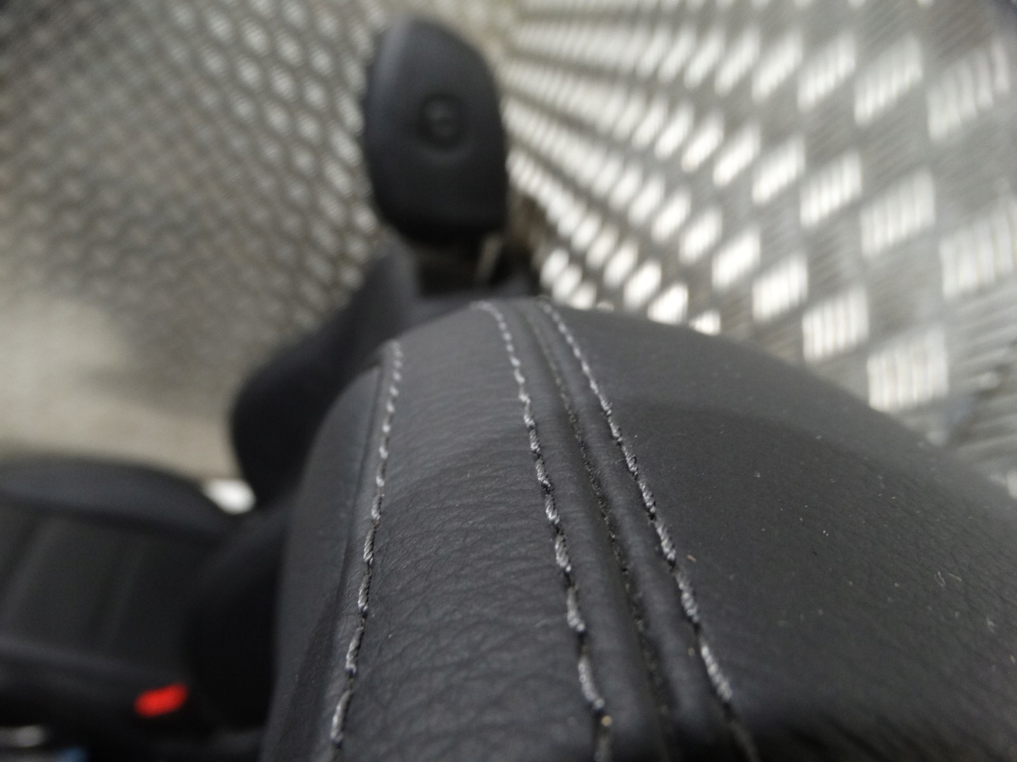 IDEALNY KPL. seat front right GRZANY MERCEDES W167 1