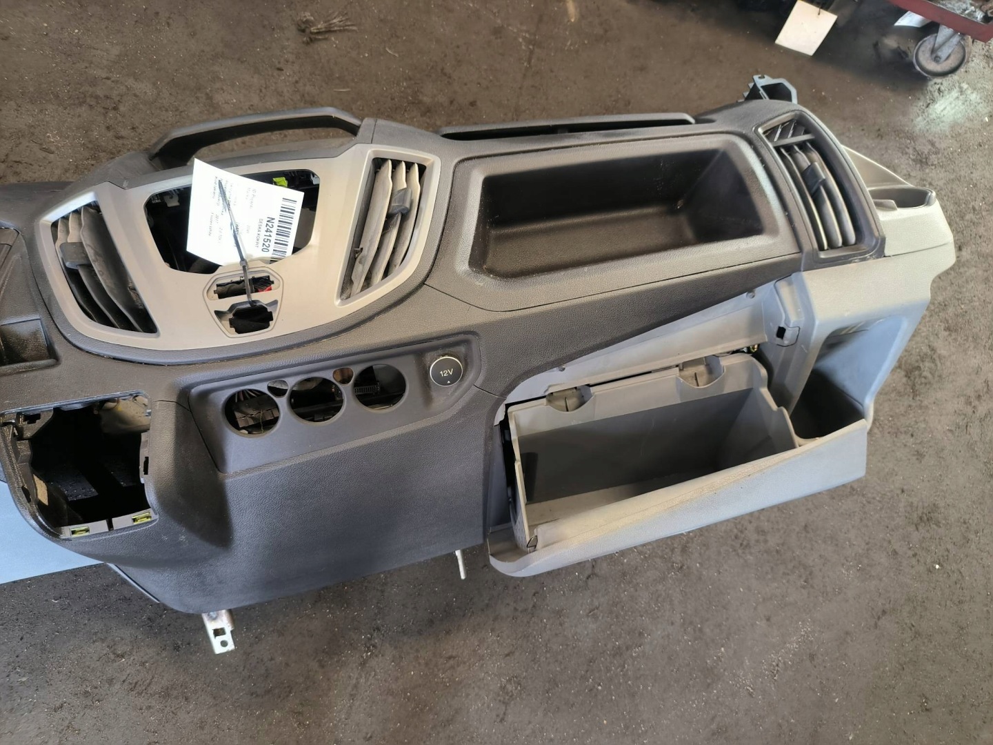 armatura kokpit FORD TRANSIT MK8