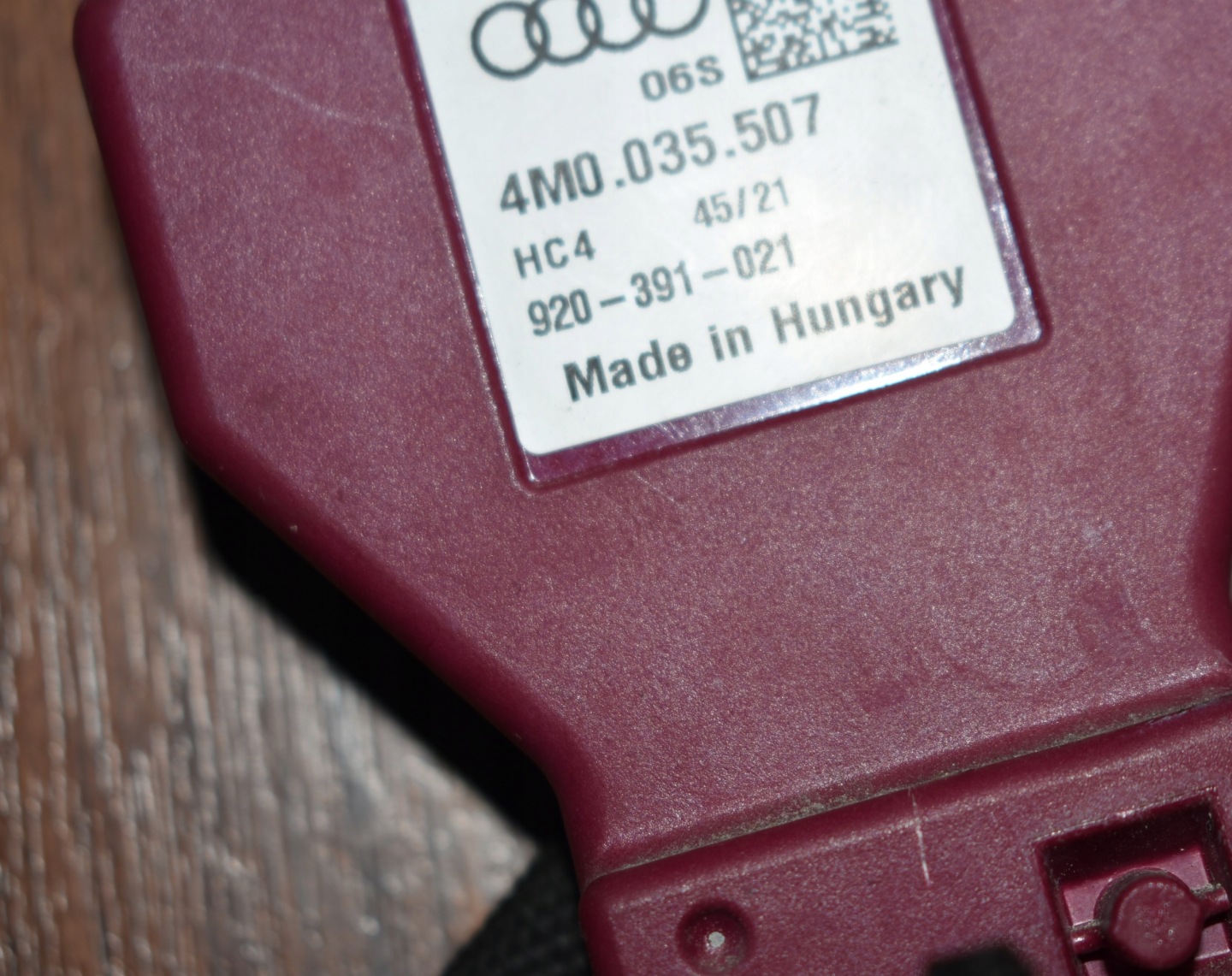 IDEALNA ANTENA AUDI URUS 1