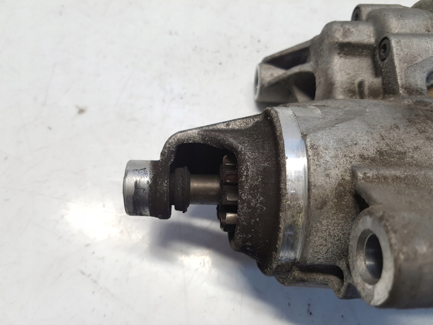 AUDI A4 B9 8W 2.0 TDI starter 04L911021B