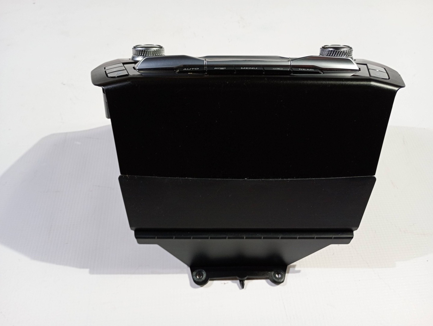 vezérlö panel radia a klímának Ford Explorer VI 3.0 ST 2020