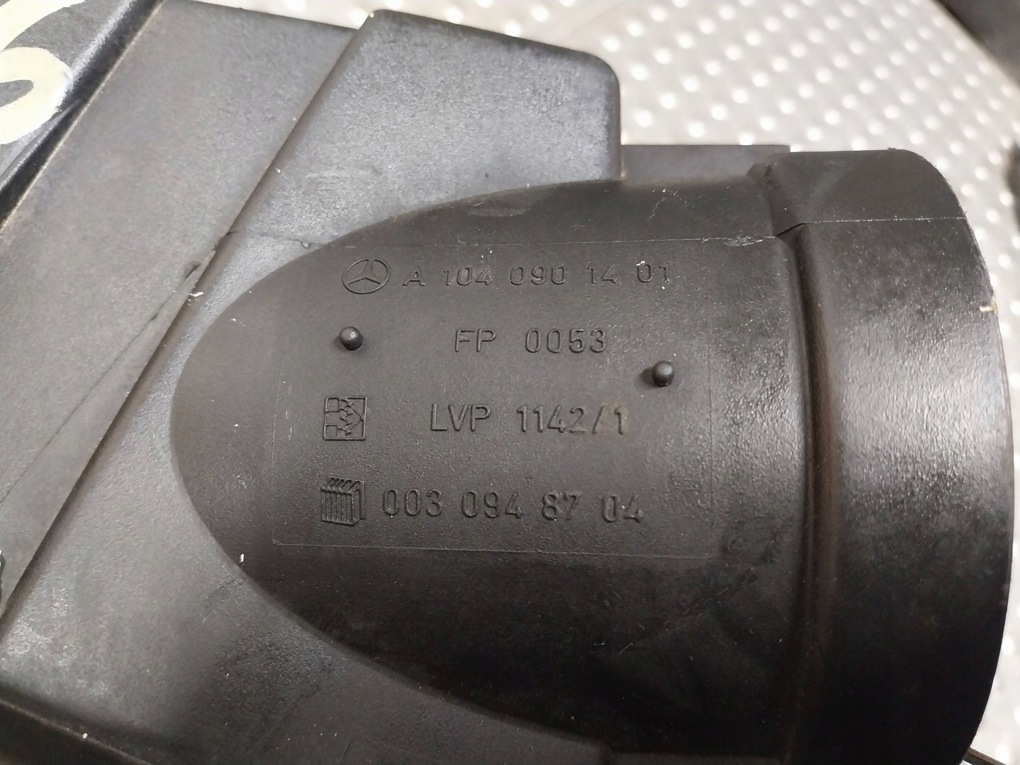 Gehäuse filter luft A1040901401 MERCEDES S KLASA W140 S320