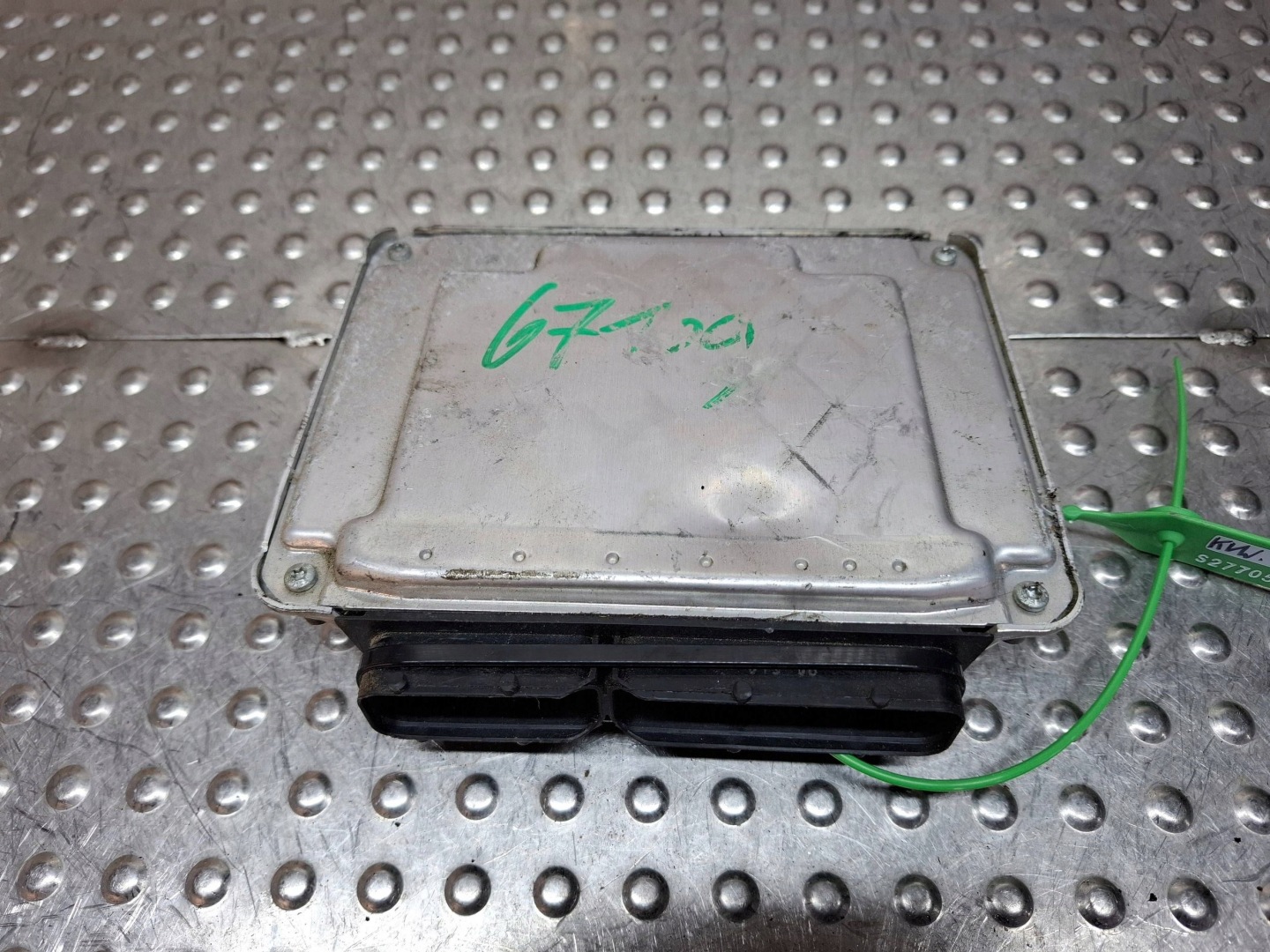computer control unit of the engine 045906019CA 0281012195 VW POLO IV 1.4 TDI