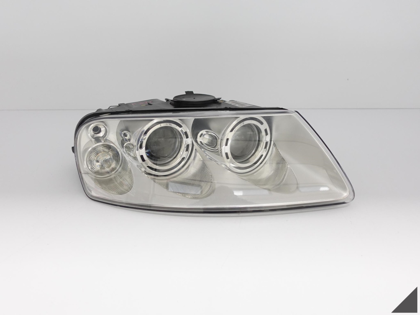 VW TOUAREG and 7L6 02-06 light XENON right EU