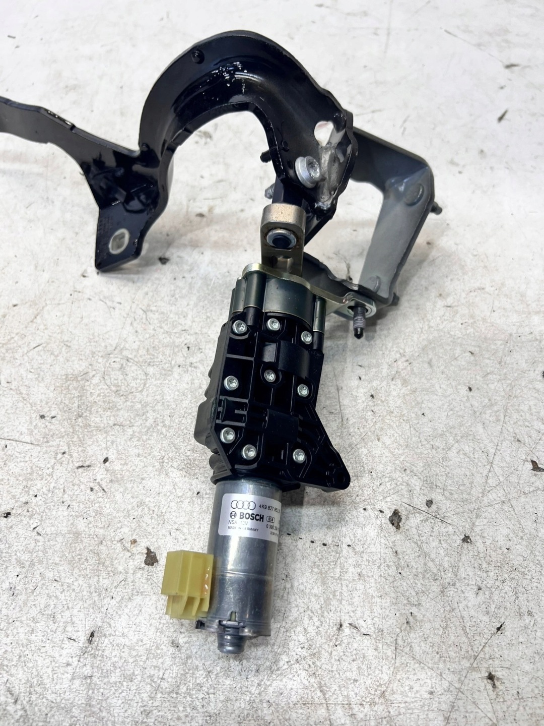 hinge SILNIKCZEK bonnet rear part right AUDI A6 C8 4K9827852B 4K9827300A